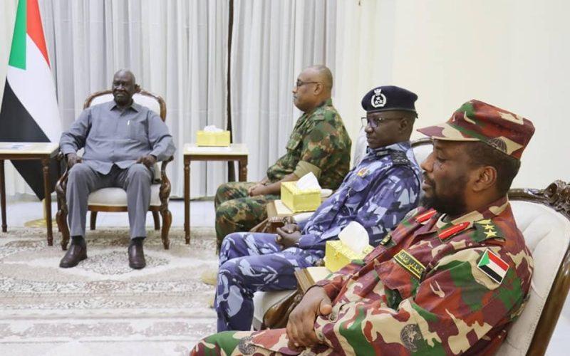 مالك عقار يلتقي وفد اللجنة القومية للاستنفار