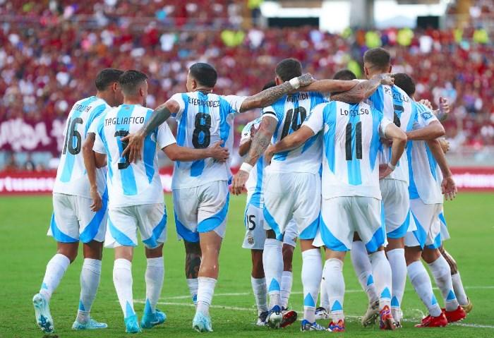 الأرجنتين تتعثر والبرازيل تحقق فوزاً قاتلاً