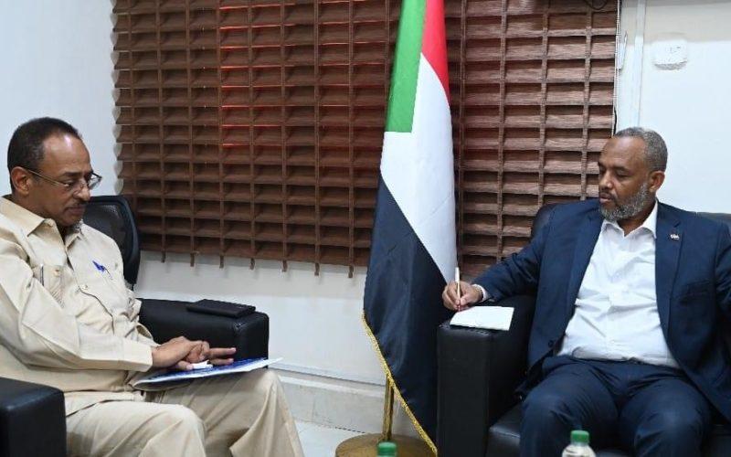 وزير الصحة السوداني يؤكد على الدور المتعاظم لقطر و الهلال الأحمر القطري