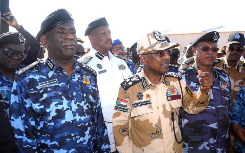 المدير العام لقوات الشرطة يتفقد قوات الاحتياطي المركزي بولاية نهر النيل