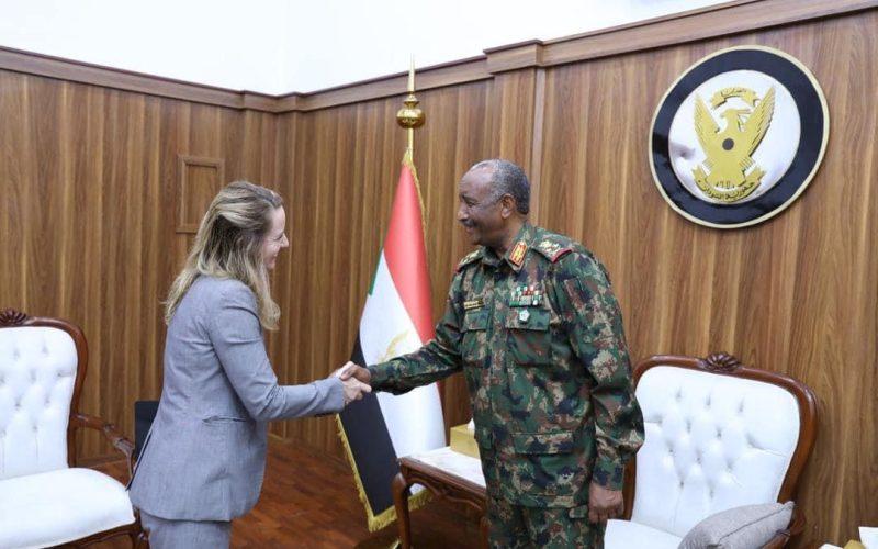 البرهان يلتقي مديرة منظمة الهجرة الدولية