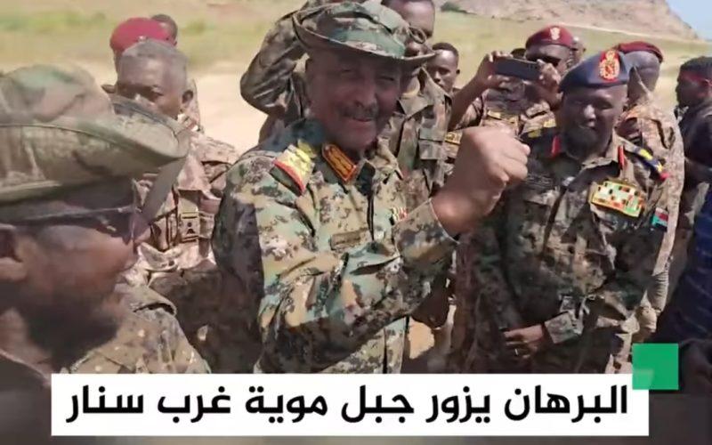 متفقداً الخطوط الأمامية .. البرهان يصل جبل مويه