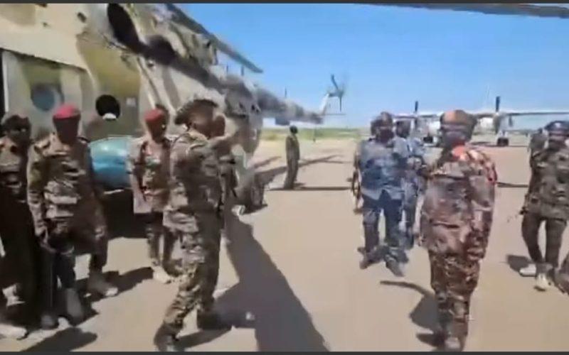 البرهان يصل النيل الأبيض و يتفقد الخطوط الأمامية من كوستي