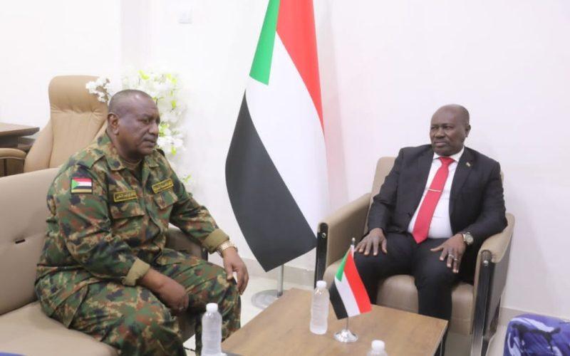 لقاء بين وزير الداخلية المكلف والي ولاية الجزيرة يناقش أوضاع الولاية