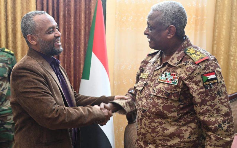 وزير الصحة الاتحادي يلتقي عضو مجلس السيادة ومساعد القائد العام للجيش السوداني الفريق اول ركن ياسر العطا
