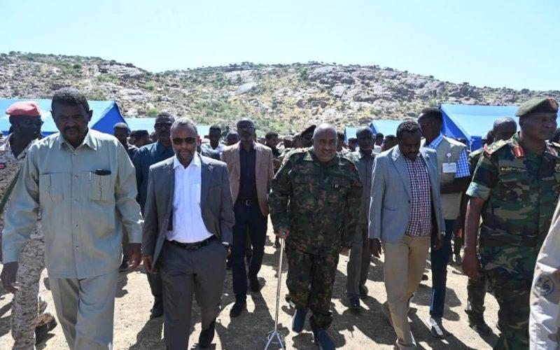 وزير الصحة يتفقد معسكرات الإيواء و ينادي بتضافر الجهود لتوفير احتياجاتهم الاساسية