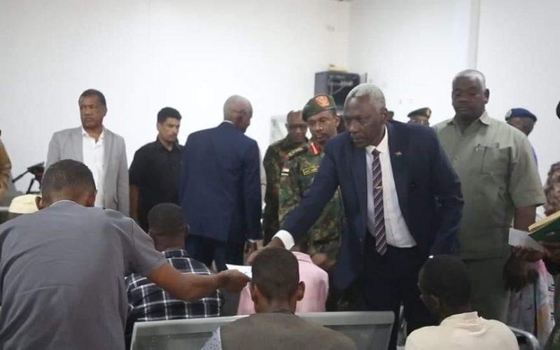 بإشراف وزير الدفاع ، القوات المسلحة تودع فوجا جديدا من جرحى ومصابي حرب الكرامة للعلاج بالخارج