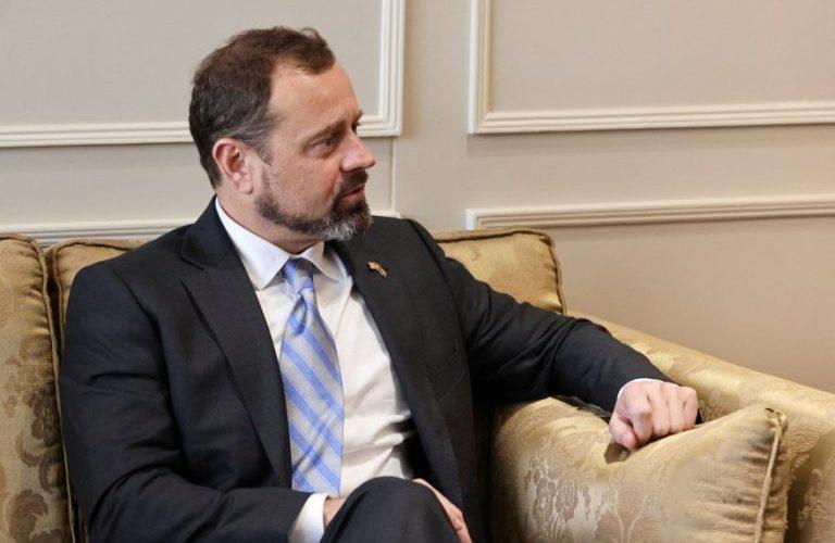 المبعوث الأمريكي يحذر من التدخل الأجنبي في السودان