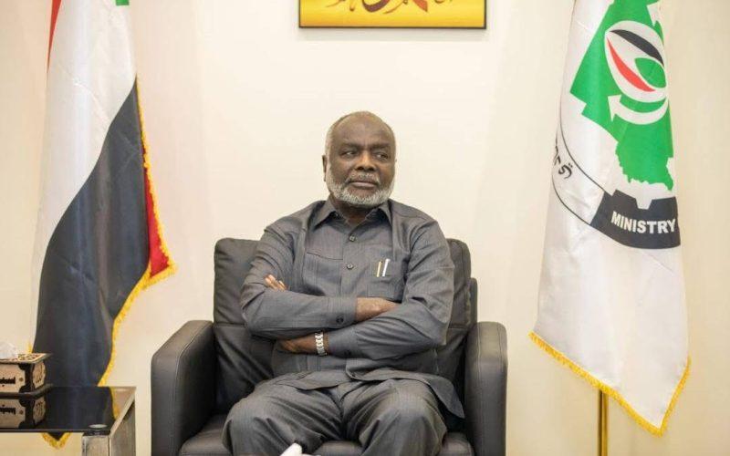 وزير المالية يوجه برفع دراسة بالإحتياجات الآنية لمعالجة آثار فيضان القاش وترويضه