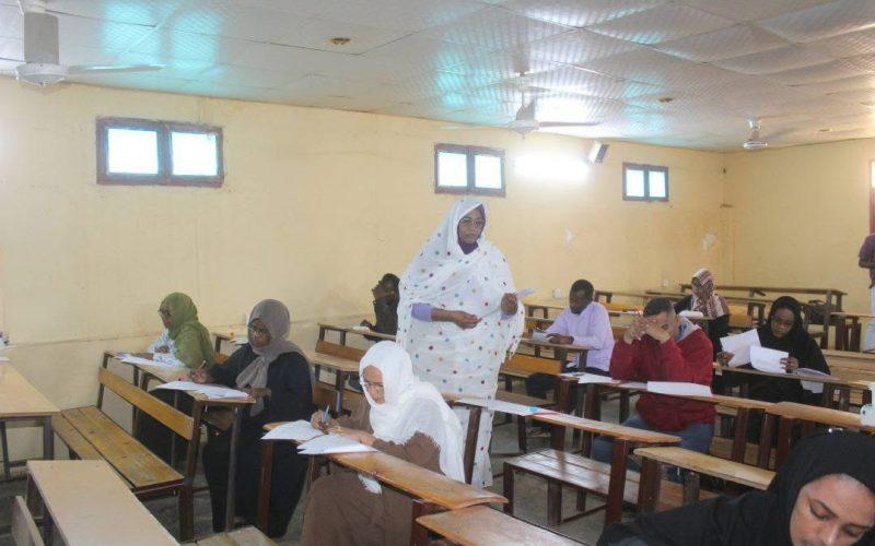 بعطبرة .. انعقاد امتحان ماجستير طب الأسرة للدفعة الرابعة انعقاد امتحان ماجستير طب الأسرة للدفعة الرابعة بمدينة عطبرة رغم التحديات