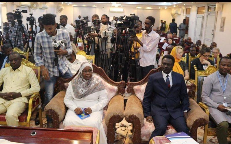 مناوي :42 ألف أسرة هربت من معسكر زمزم نتيجة لهجمات المليشيا