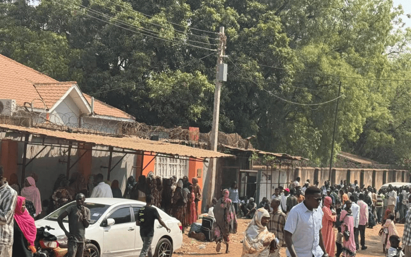 سفارة السودان بالجنوب توضح تفاصيل إحتجاجات أمام مقرها بجوبا