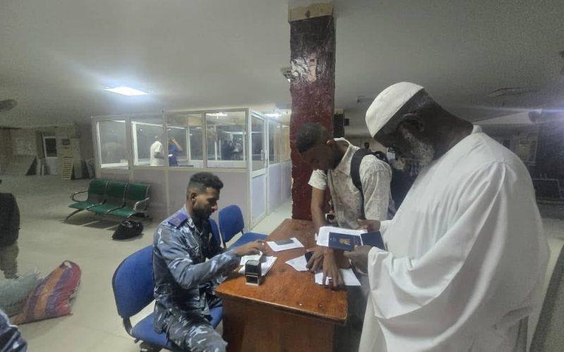 مدير جوازات ميناء عثمان دقنة بسواكن يكشف عن ازدياد المسافرين عبر البواخر