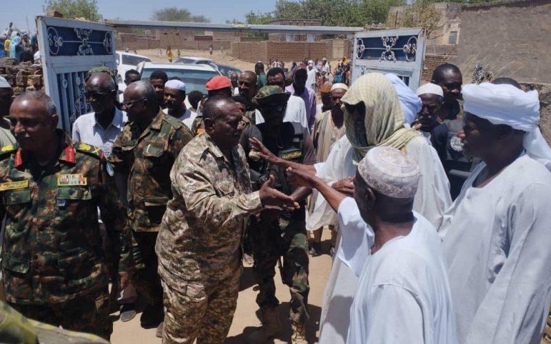 والي الجزيرة يزور أسر الشهداء