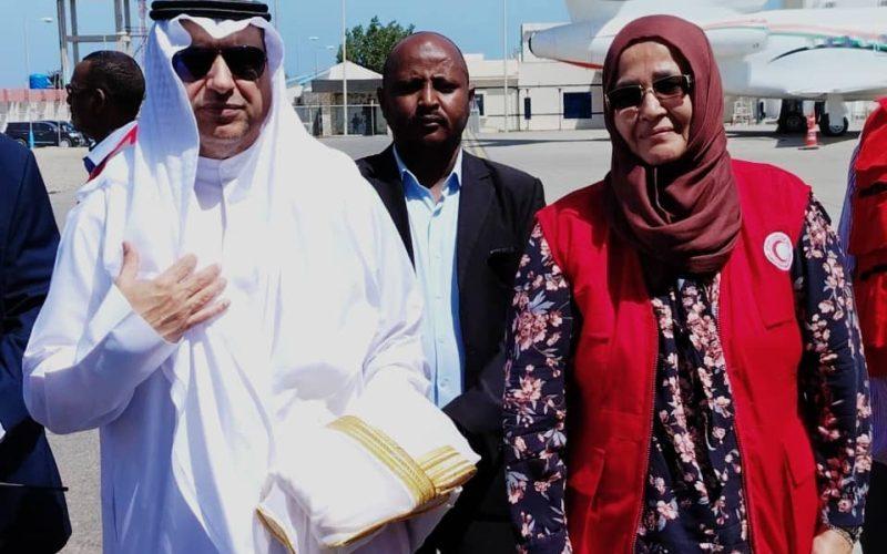 طائرة مساعدات كويتية تصل مطار بورتسودان