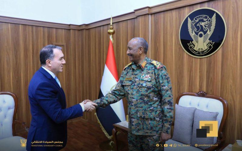 رئيس مجلس السيادة يلتقي السفير التركي لدى السودان