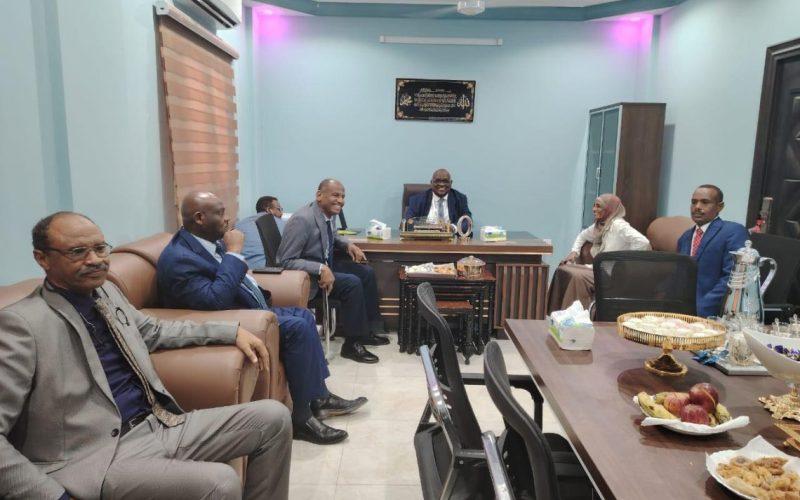 وزير العدل يتفقد العمل القانوني بولاية نهر النيل