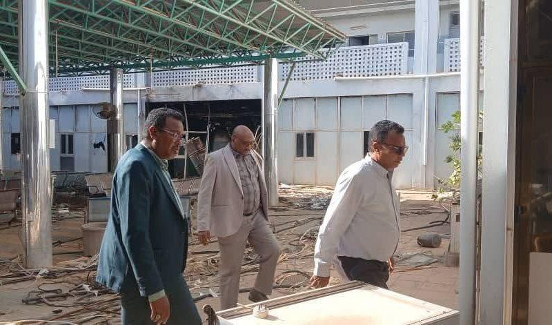 وزير صحة الخرطوم يقف على حجم الدمار الكبير والتخريب الذي الحقته المليشيا المتمردة بمستشفى بن سينا
