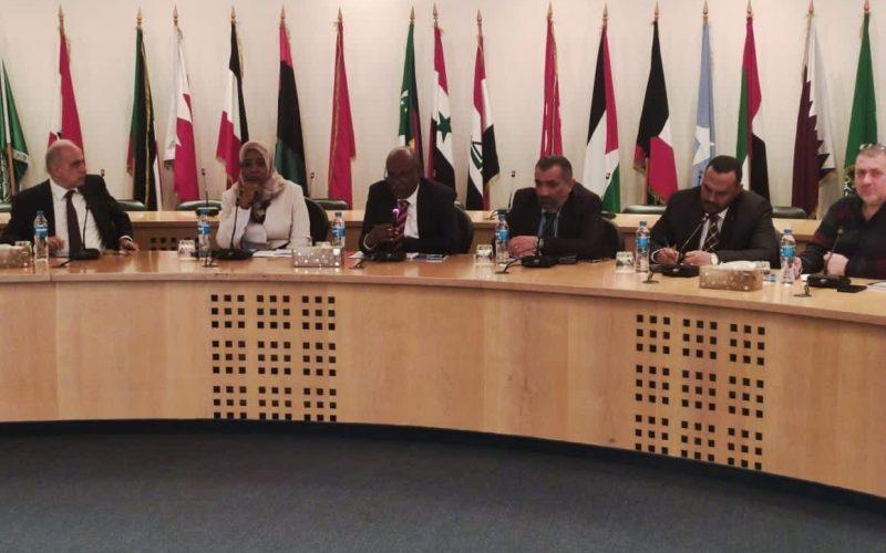 وزير التجارة والتموين يجتمع بعدد من رجال الأعمال اللبنانيين على هامش المنتدى العربي للاستدامة ببيروت