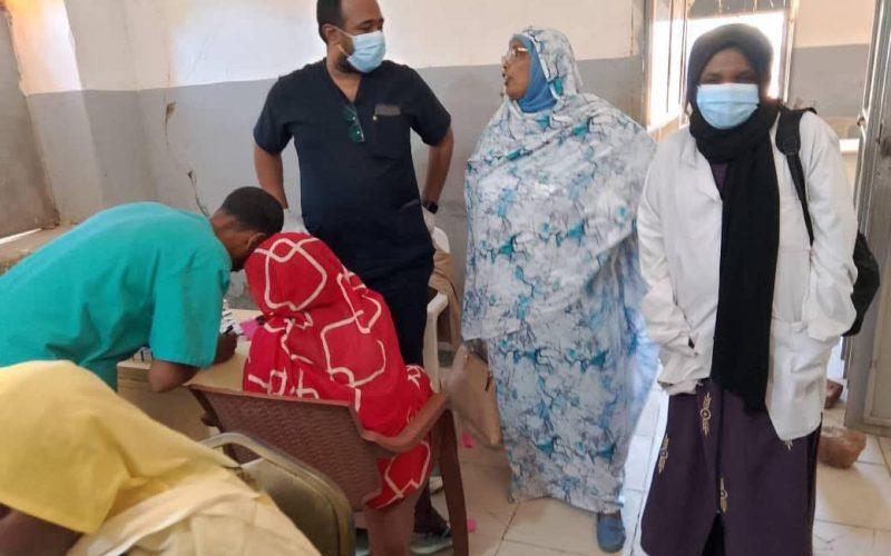 مقابلة 4000 مريض عيون وتحديد 591 عملية وتوزيع 900 بمخيم العيون المجاني بمستشفى سنار