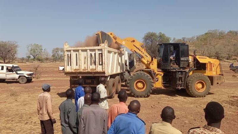 تنفيذي قدير يتففد أعمال الصيانة والتأهيل بالطريق القومي كالوقي-ابوجبيهة