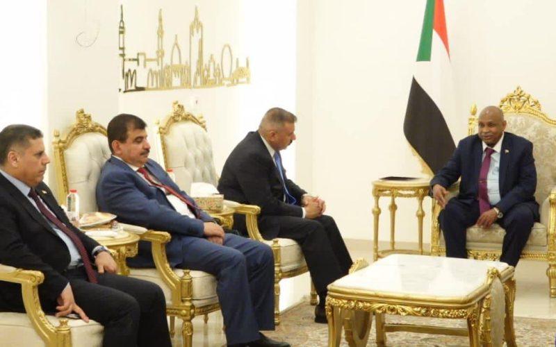 وزير شؤون مجلس الوزراء يلتقي وزير الداخلية العراقي