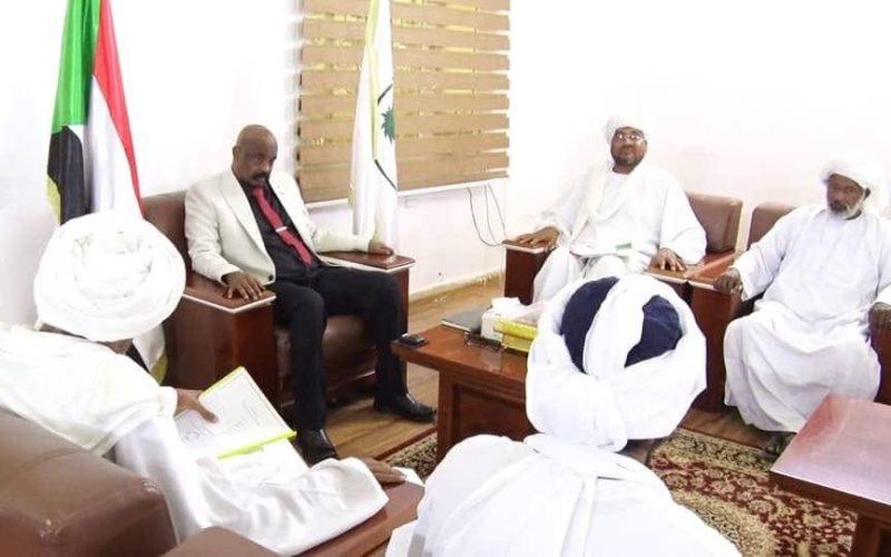 والي الشمالية يطلع على أنشطة هيئة علماء السودان