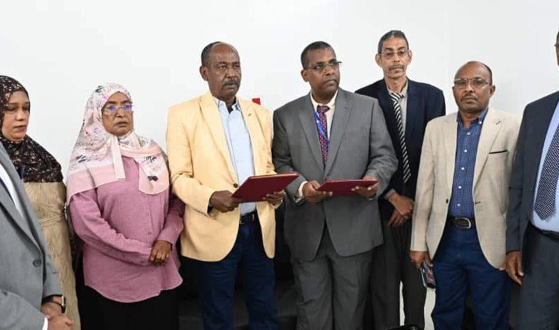 المالية توقع عقود خدمة تحصيل وسداد إلكتروني مع بنوك جديدة