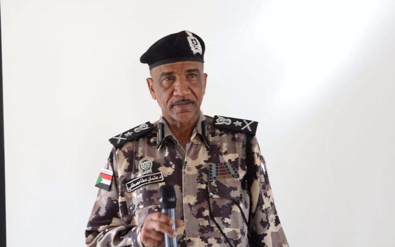 قائد قوات الدفاع المدني يؤكد تطوير قدرات الإدارة خلال فترة الحرب