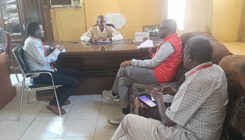 مفوض العون الانساني سنار يلتقي المدير القطري لمنظمة رعاية الطفوله العالمية