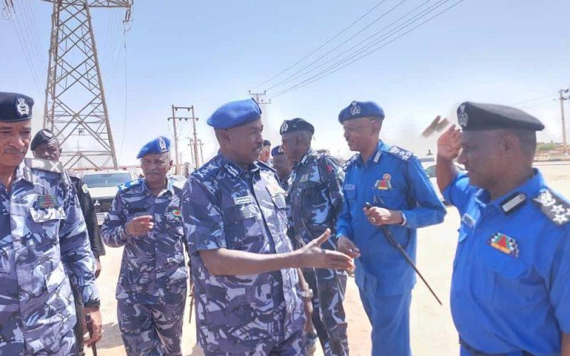 رئيس هيئة الشئون الإدارية مشرف ولاية الخرطوم يدشن المرحلة الثالثة من دعم رئاسة قوات الشرطة لولاية الخرطوم وإدارتي تأمين النفط والتعدين بالآليات والمركبات