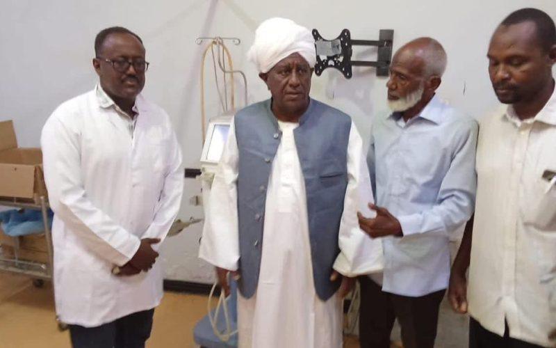 والي الجزيرة يزور مستشفى مدني