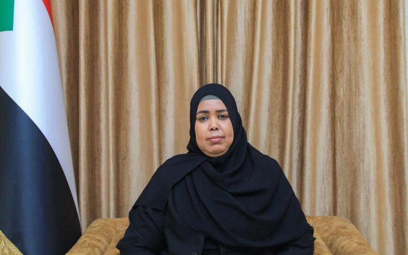 عضو مجلس السيادة د. نوارة أبو محمد تلتقي مدير الشركة السودانية للموارد المعدنية