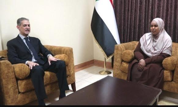 عضو مجلس السيادة دكتورة نوارة تشيد بمواقف مصر الداعمة للسودان