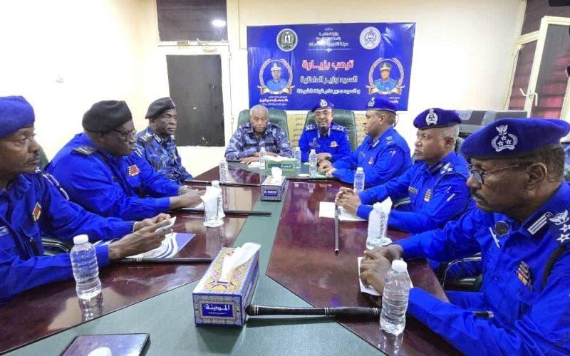 وزير الداخلية يتفقد هيئة التوجية والخدمات ويثمن جهودها في تقديم الخدمات لمنسوبي قوات الشرطة خلال معركة الكرامة