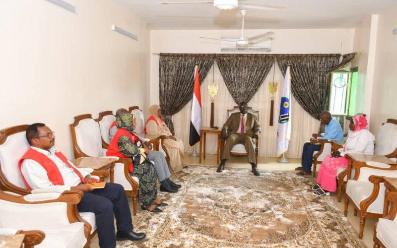 بادي يلتقي وفد اللجنة التسييرية لجمعية الهلال الأحمر السوداني