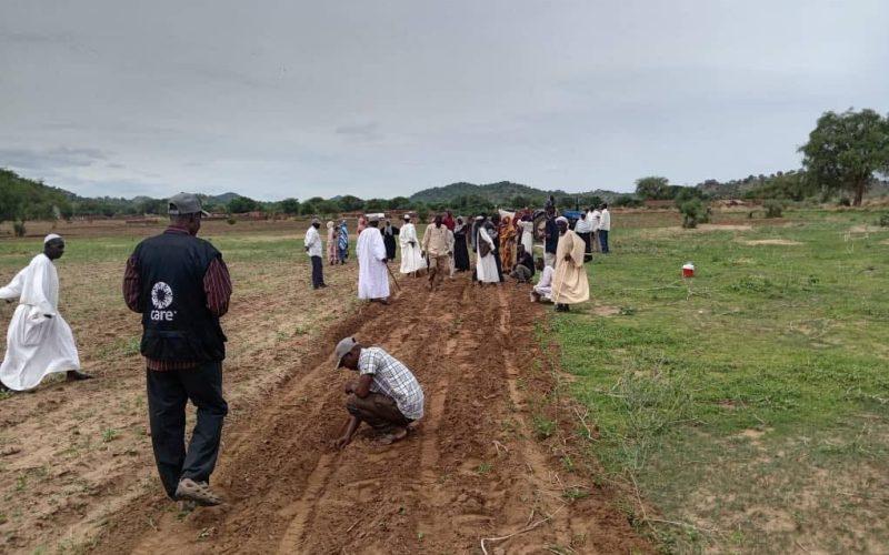 تدريب المجتمعات لتطبيق التقنيات الزراعية لزيادة الإنتاج بالعباسية تقلي