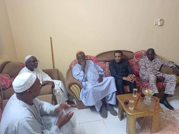 كامل إدريس يزور مدينة الصحفيين بأمدرمان ويتفقد الأحوال