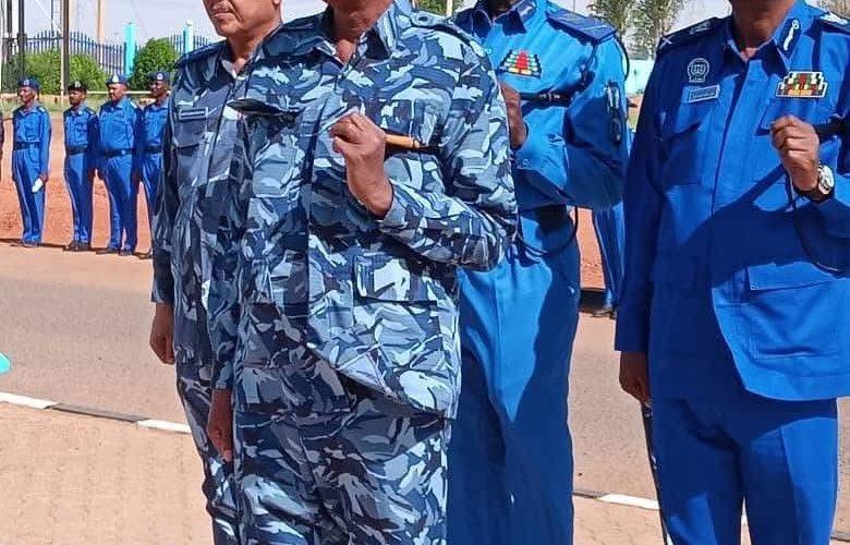 وزير الداخلية يتفقد كلية علوم الشرطة والقانون ويشيد بدورها