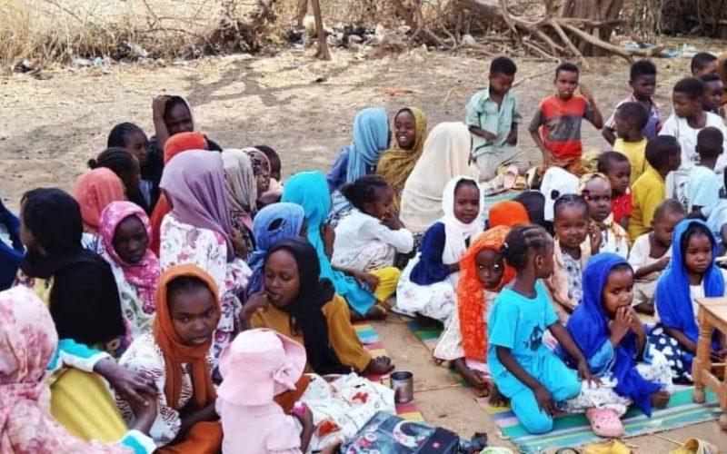 منظمة تباشير تنفّذ جلسات دعم نفسي اجتماعي للأطفال النازحين في محلية طويلة