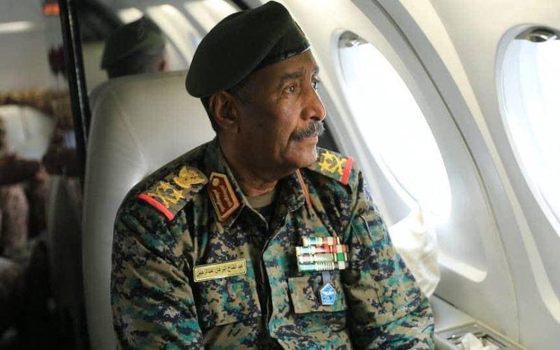 رئيس مجلس السيادة القائد العام للقوات المسلحة يصل الخرطوم، وطائرته الرئاسية تهبط على مدرج مطار الخرطوم الدولي