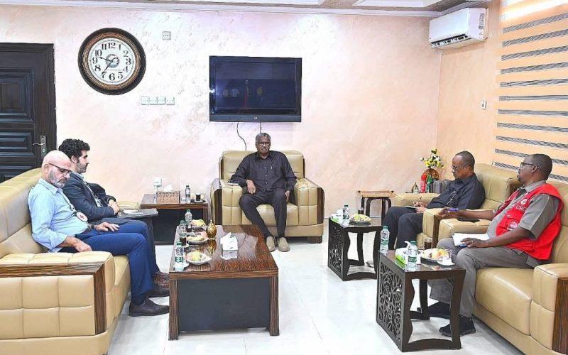 والي القضارف يلتقي وفد منظمة الهجرة الدولية