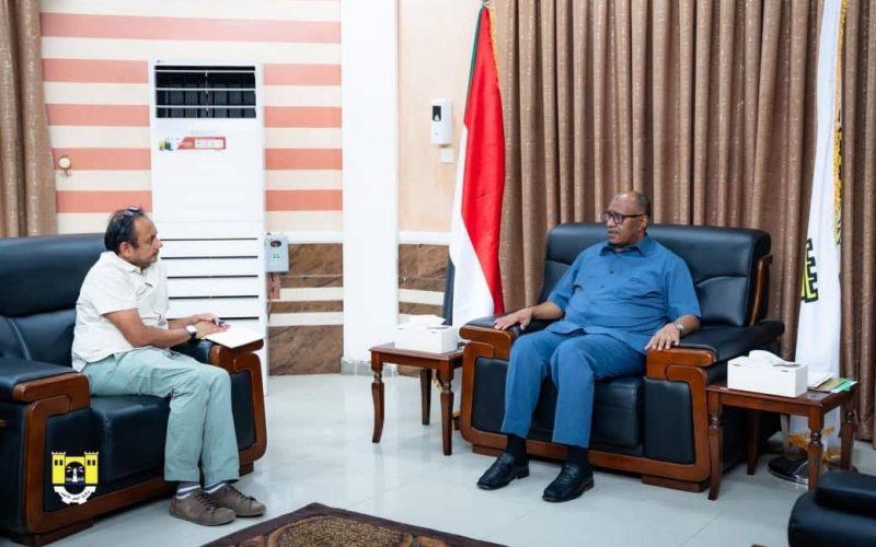 والي البحر الأحمر يبحث مع المجلس النرويجي للاجئين إعادة تأهيل المدارس المتأثرة بالنزوح