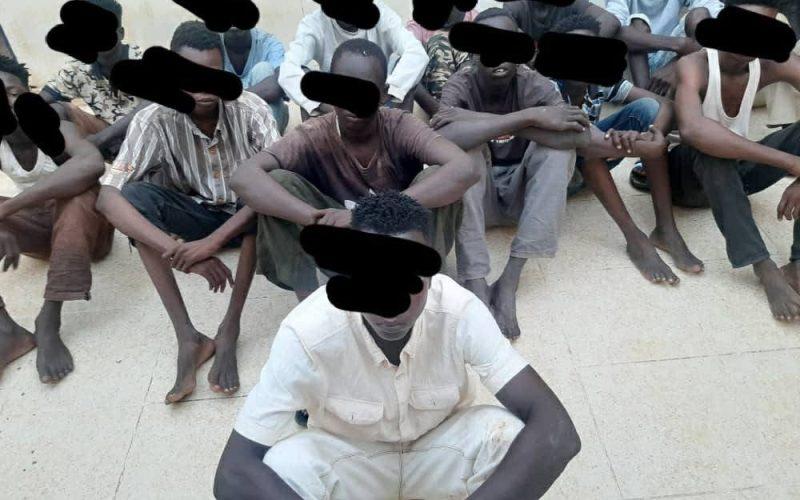 الية محاربة التفلتات الامنية ولاية الخرطوم بالتنسيق مع شرطة محلية بحري تضع حدا لعصابة ابو ساطور المتخصصة في السرقة والنهب تحت تهديد السلاح بطيبة الاحامدة شمالي بحري