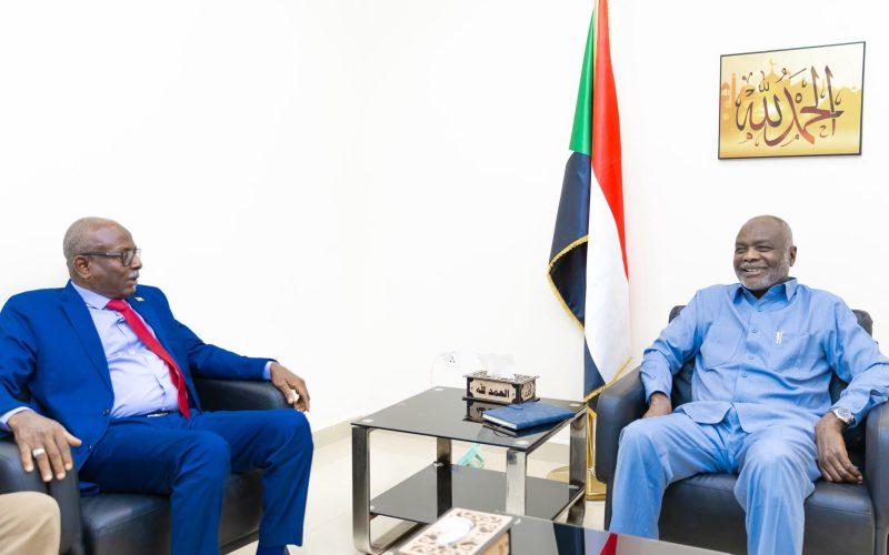 وزارة المالية تؤكد اهتمامها بتوفير التمويل لصيانة طريق بورتسودان – كسلا القومي