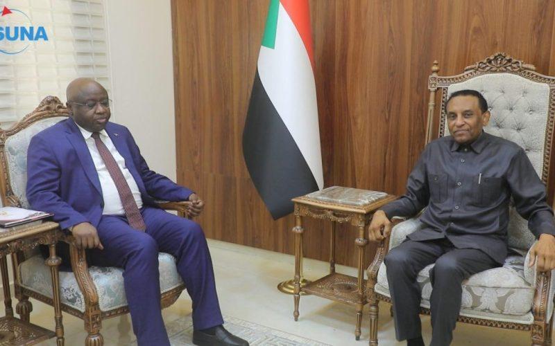 كامل ادريس يلتقي وزير المعادن