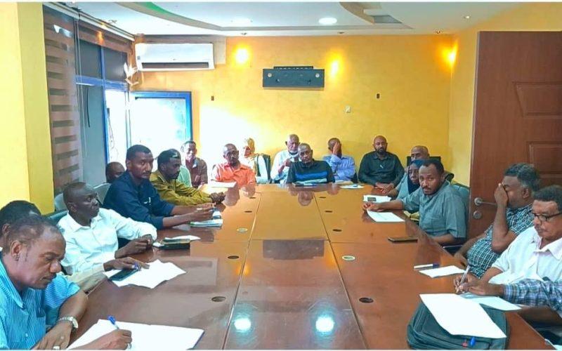 لجنة طوارئ الخريف بالخرطوم تحزر من التخلص من النفايات والأنقاض في الميادين العامة بالأحياء وتوجه بضبط المخالفين