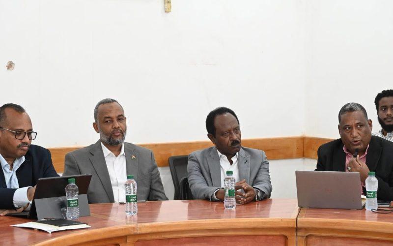 بحضور الوزير-مركز عمليات الطوارئ الاتحادي يستعرض الأوضاع الصحية بالبلاد في اسبوع والتدخلات