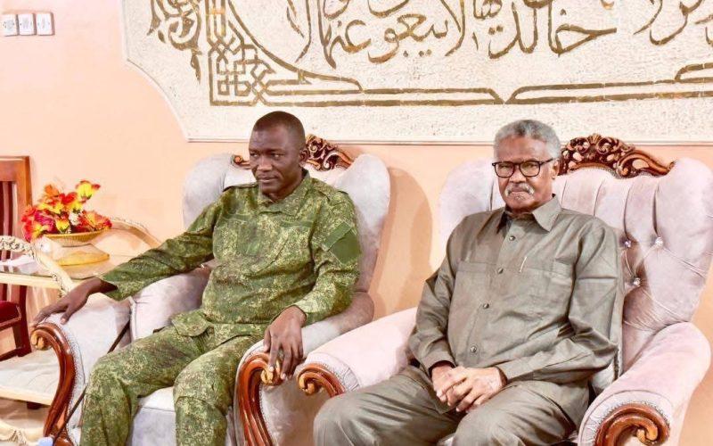 والي القضارف يستقبل القائد مصطفى تمبور