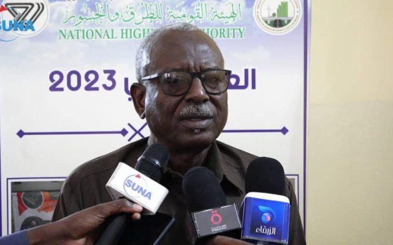 وزير البنية التحتية والنقل يعلن وصول الفريق الفني المصري لصيانة جسري الحلفايا وشمبات